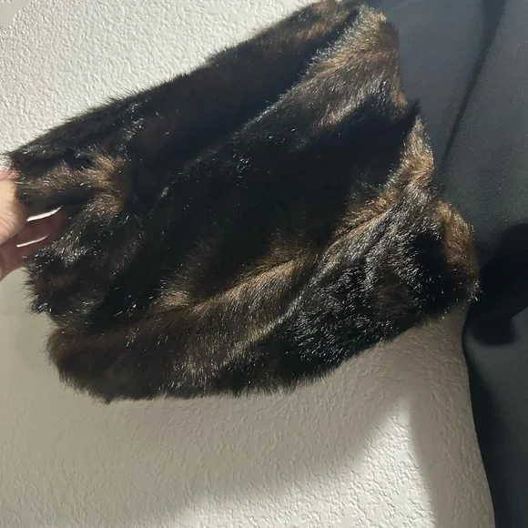 Vintage style Zara Black V-Neck Tunic with Faux-Fur Brown Balloon Sleeves - Picture 12 of 12